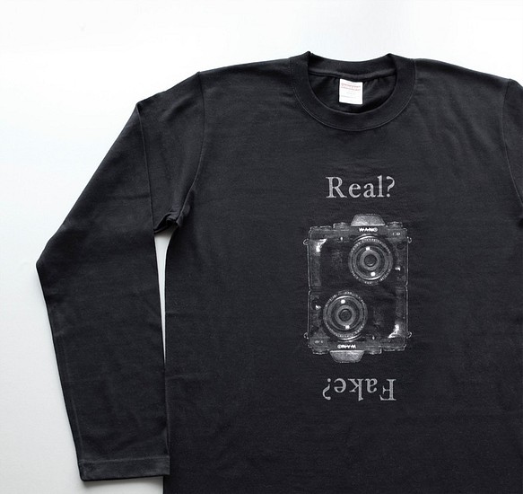二つ眼カメラ【5.6oz Long T-shirt】- black - 1枚目の画像