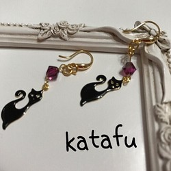 katafuのネコちゃんキラっとピアス 1枚目の画像