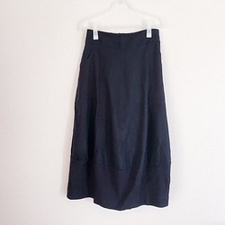 (再販一点)編み物入るリネン100%ネイビーロングスカート 1枚目の画像