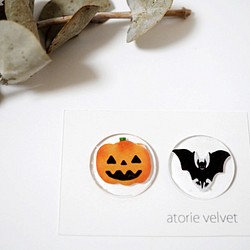 ハロウィン　かぼちゃとコウモリ　ピンブローチ２個セット 1枚目の画像
