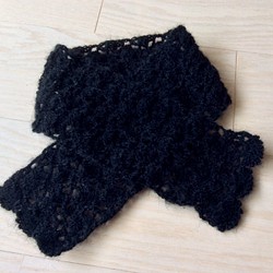 ふわふわのプチマフラー モヘアの手編み 1枚目の画像