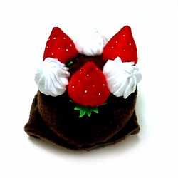 チョコケーキのかぶりもの（帽子）【S/M/L】 1枚目の画像