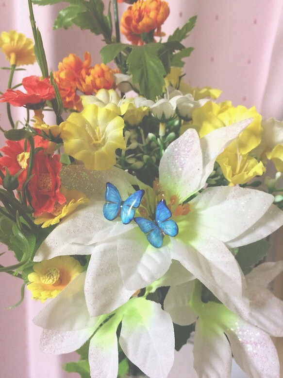 再々…再販♡送料無料☆青い蝶のピアス 1枚目の画像