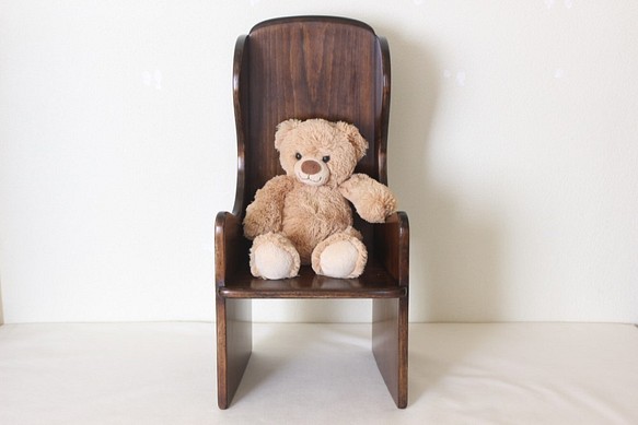 お気に入りのお人形やぬいぐるみのための椅子です　ウィングバックドールチェア No.1937