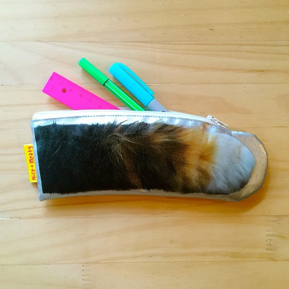 Cat Paw pouch - 三毛猫の手のポーチ 1枚目の画像