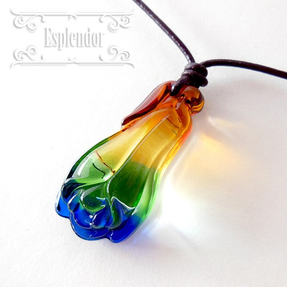 Beautiful Colors glass】 ガラスの花の蕾 本革紐ネックレス