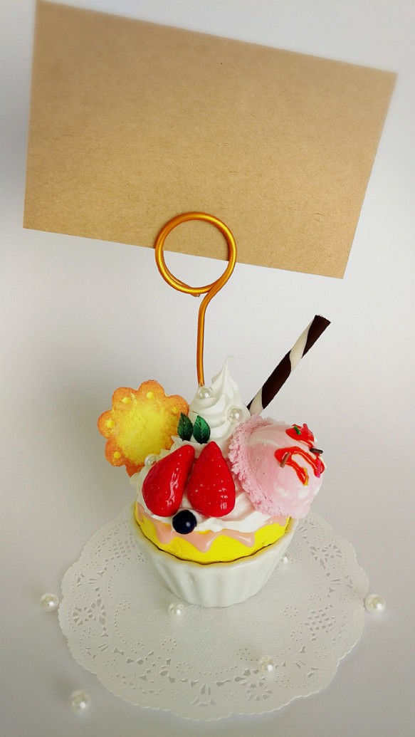 【再販】かわいいココットカップケーキのメモスタンド☆スイーツデコ 1枚目の画像