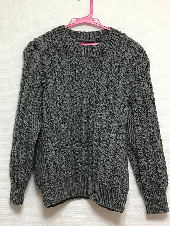 ハンドメイド手編みのセーター