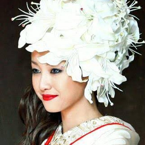 豊富なギフト 白カサブランカ5＆羽 成人式結婚式 百合髪飾りセット 