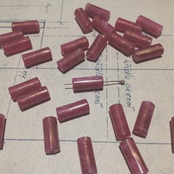 vintage germnay lucite pink gold tube beads ヴィンテージ ビーズ 1枚目の画像