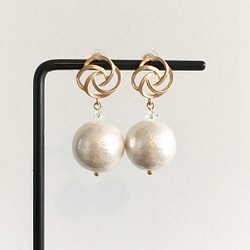 棉花珍珠和圓形圖案的耳釘-Jeanne- 第1張的照片
