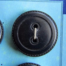 フランスヴィンテージ38ミリ 濃紺革ボタン6個台紙付 1枚目の画像
