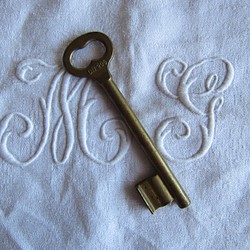 フランスアンティーク真鍮製キー鍵 1枚目の画像
