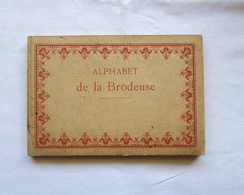フランスアンティークALPHABET de la Brodeuse刺繍図案集DMC