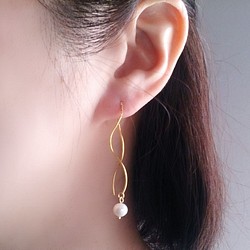 14k鍍金 珍珠的垂式耳環 第1張的照片