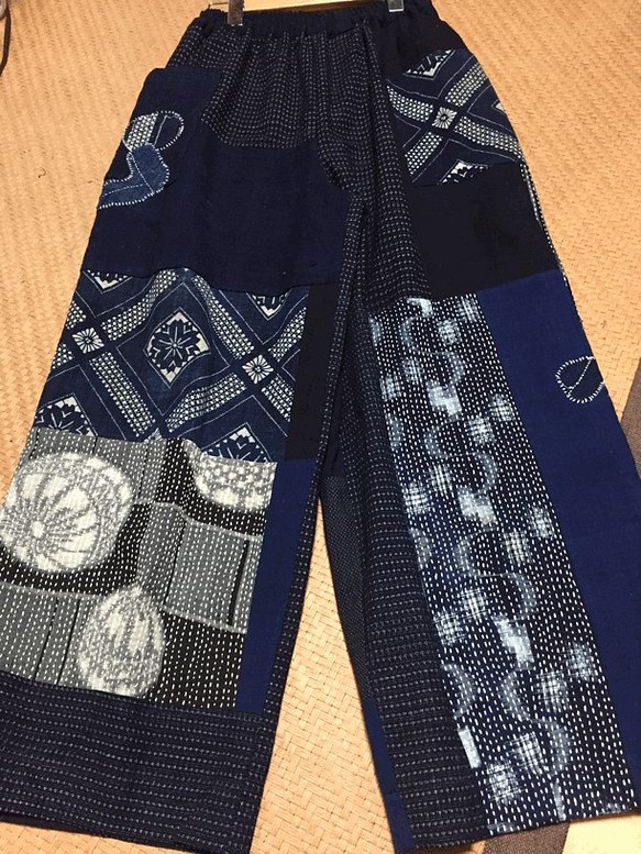 手作り　綿　型染　絵絣　藍　刺し子　ガウチョパンツ 1枚目の画像