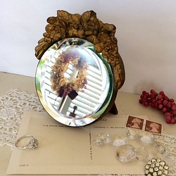 英国製アンティーク 花飾りのミラー 1枚目の画像