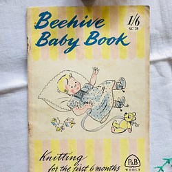 英国で出会った♪ ヴィンテージ赤ちゃんの 編み物の本/編み図 新生児用ニッティングA 1枚目の画像