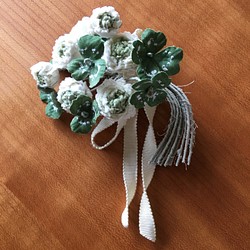 シロツメグサの花束コサージュ 1枚目の画像