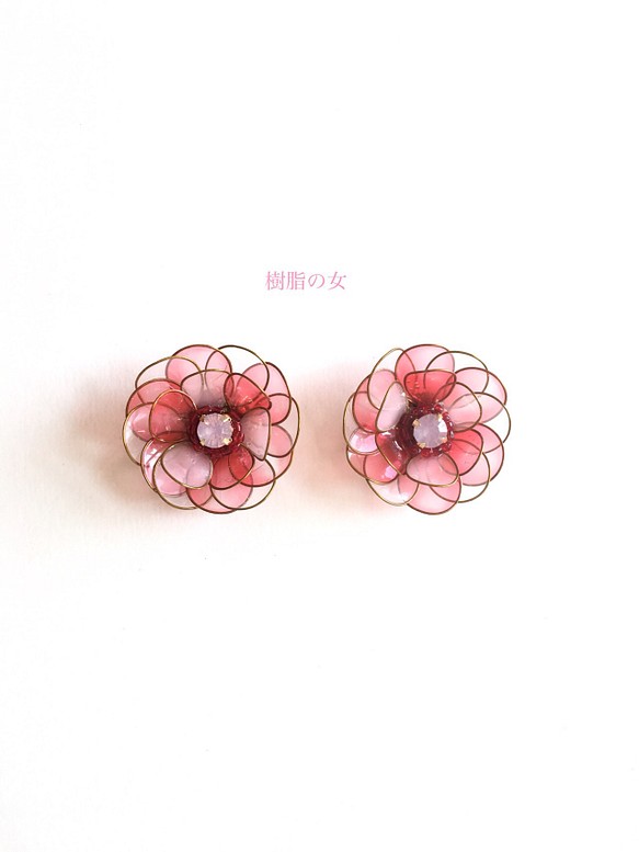 這是美麗的花耳環或耳環（粉紅色） 第1張的照片