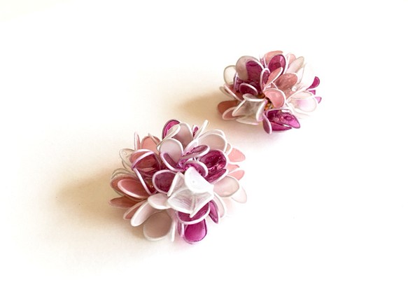 紫陽花のイヤリングorピアス 1枚目の画像