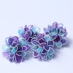 繡球花耳環紫色和淺藍色 第1張的照片