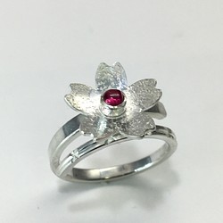 No.248 Beautiful ruby cherry blossom ring. 1枚目の画像