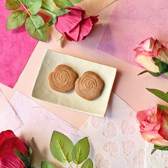 本物の薔薇の花を使った薔薇の花スイーツ クッキー５枚 クリックポスト送料無料 スイーツ お菓子 パン チャンティック マニス 通販 Creema クリーマ ハンドメイド 手作り クラフト作品の販売サイト