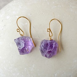 [14公斤/天然石]一個粗糙的紫水晶耳環·耳環多變 第1張的照片