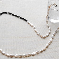 豐滿的珍珠和y瑪瑙長項鍊 第1張的照片