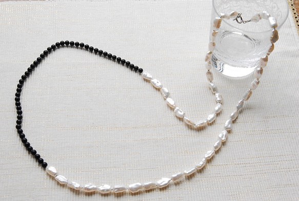 豐滿的珍珠和y瑪瑙長項鍊 第1張的照片