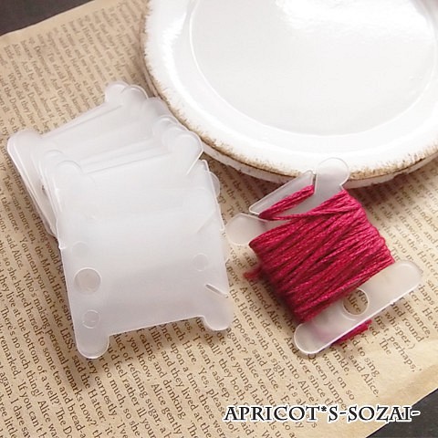 【30枚セット】糸巻き 台紙 プラスチック製 （ 白 / ホワイト ）/ 収納 整理 刺繍糸 1枚目の画像