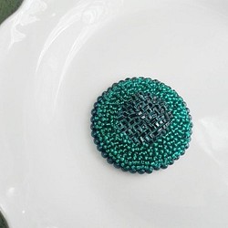 受注製作　刺繍ブローチ　ｍａｒｕ　青緑 1枚目の画像